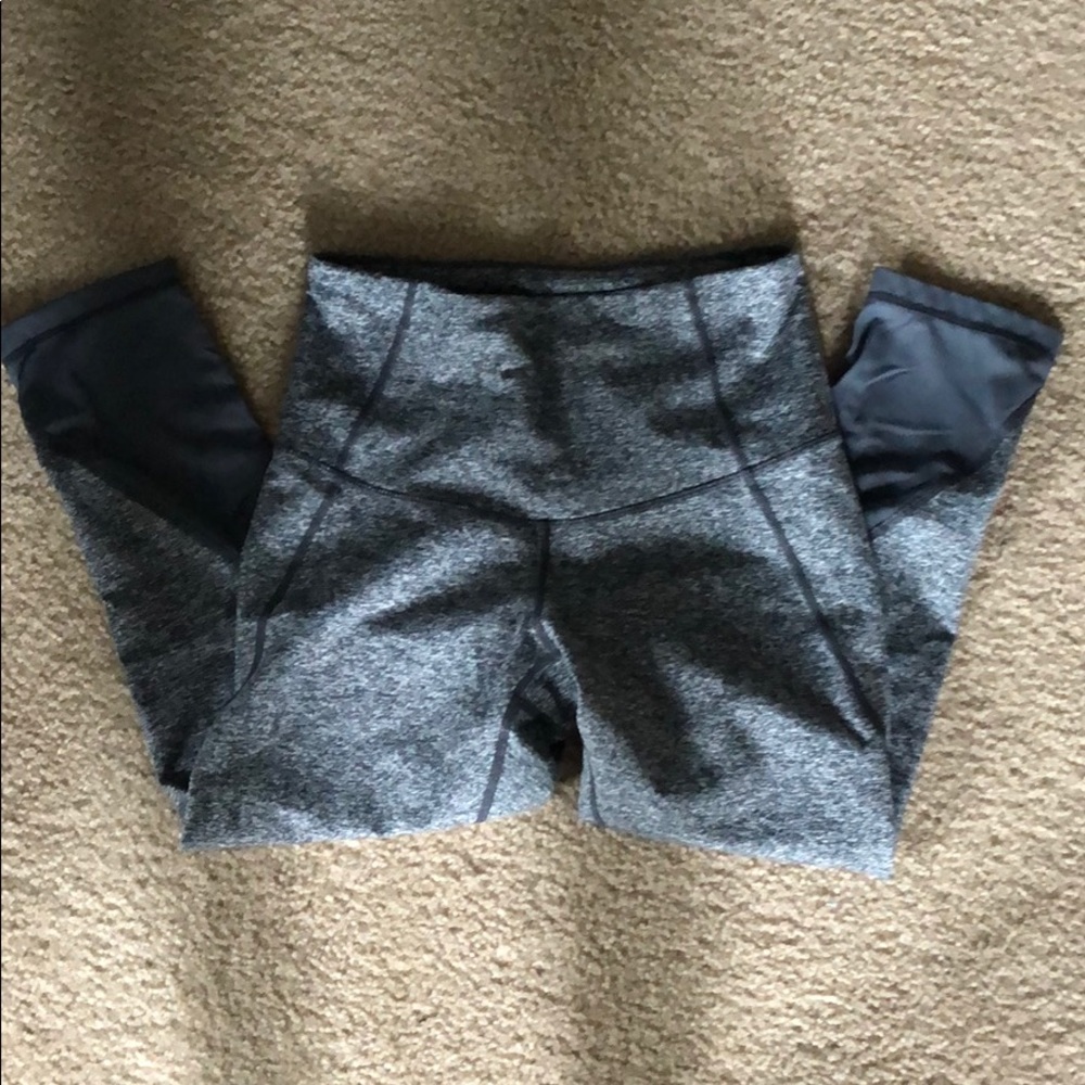 Zella size small crops. Excellent condition.